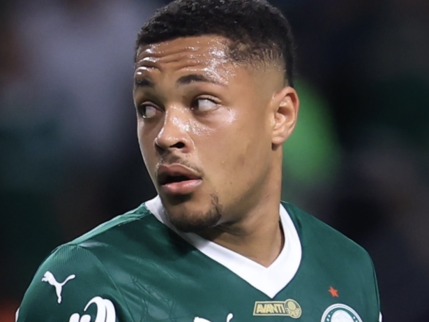 Do estrelato no Palmeiras aos áudios polêmicos com a mãe: Conheça a trajetória de Vitor Roque