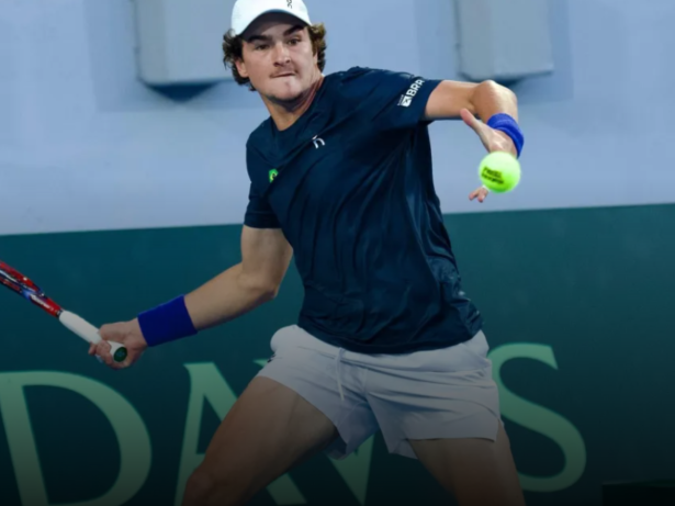 Triunfal! João Fonseca vence ex-número 3 mundial e garante Brasil na Copa Davis