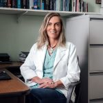 Tratamento experimental de cientista brasileira devolve movimentos a seis tetraplégicos. Entenda!