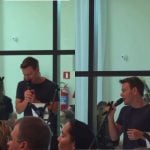 Michel Teló canta em missa de domingo, em igreja no Rio