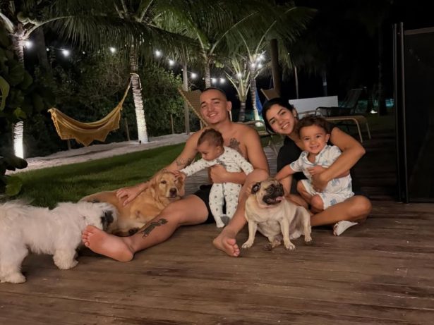 Ary Mirelle abre álbum de fotos da família com filhos e João Gomes: “Amo vocês”