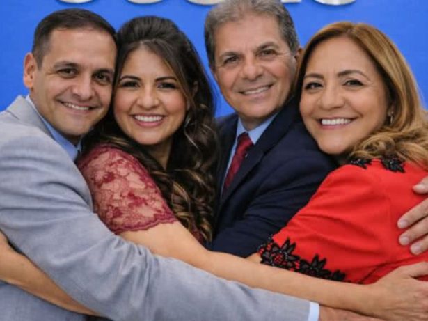 Pastor é afastado da igreja após ser flagrado com nora