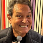 Luis Ricardo se emociona ao falar de suporte da família: “Os únicos que suportaram”