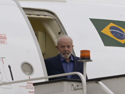 Piloto de avião com Lula declarou emergência pouco após decolagem no México