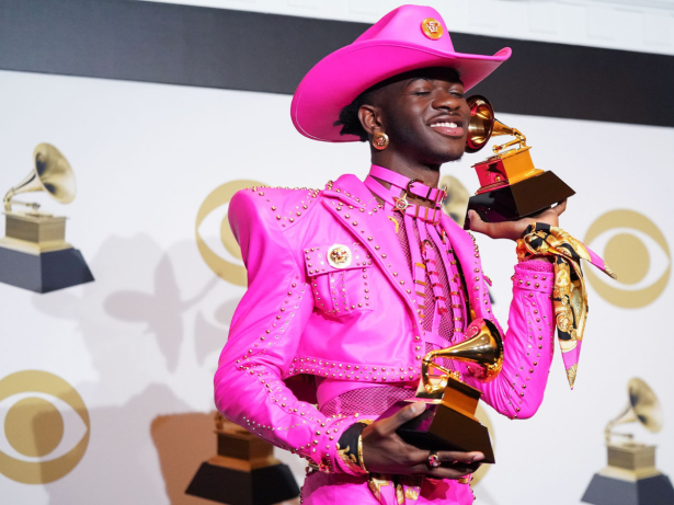 Lil Nas X se pronuncia nas redes após quatro dias preso em Los Angeles