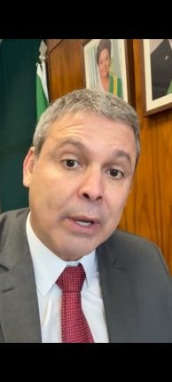 Líder do PT na Câmara justifica pedido de prisão de Bolsonaro: “É crime de traição”