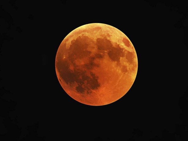 Atenção! Eclipse de Sangue esta noite: veja como usá-lo para mudar sua vida