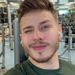 Após ter fotos em site de acompanhantes no exterior, affair de Lucas Guimarães se pronuncia