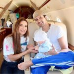 Luan Santana posa ao lado de Jade e Serena após turnê em Portugal: “De volta no Brasa”