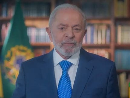Justiça dá 48h para Lula e INSS explicarem descontos ilegais em aposentadorias