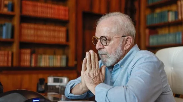 Lula quer falar com Trump sobre tarifaço, mas com uma condição, diz colunista
