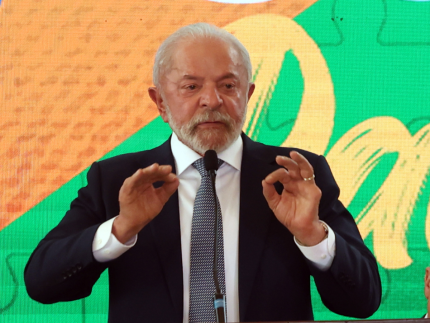 Lula diz que salário de R$ 46 mil “não é muito” e critica sistema tributário atual