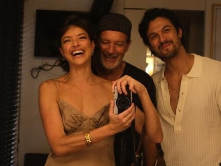 Agatha Moreira visita Antonio Banderas em Málaga com outros atores brasileiros