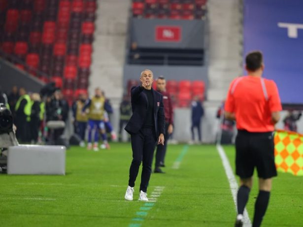 Sylvinho aproxima Albânia da Copa e pode ser o único técnico brasileiro no Mundial de 2026