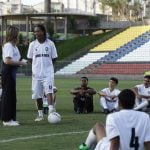 Ronaldinho Gaúcho lança Manual do Bruxo para resgatar a magia do futebol