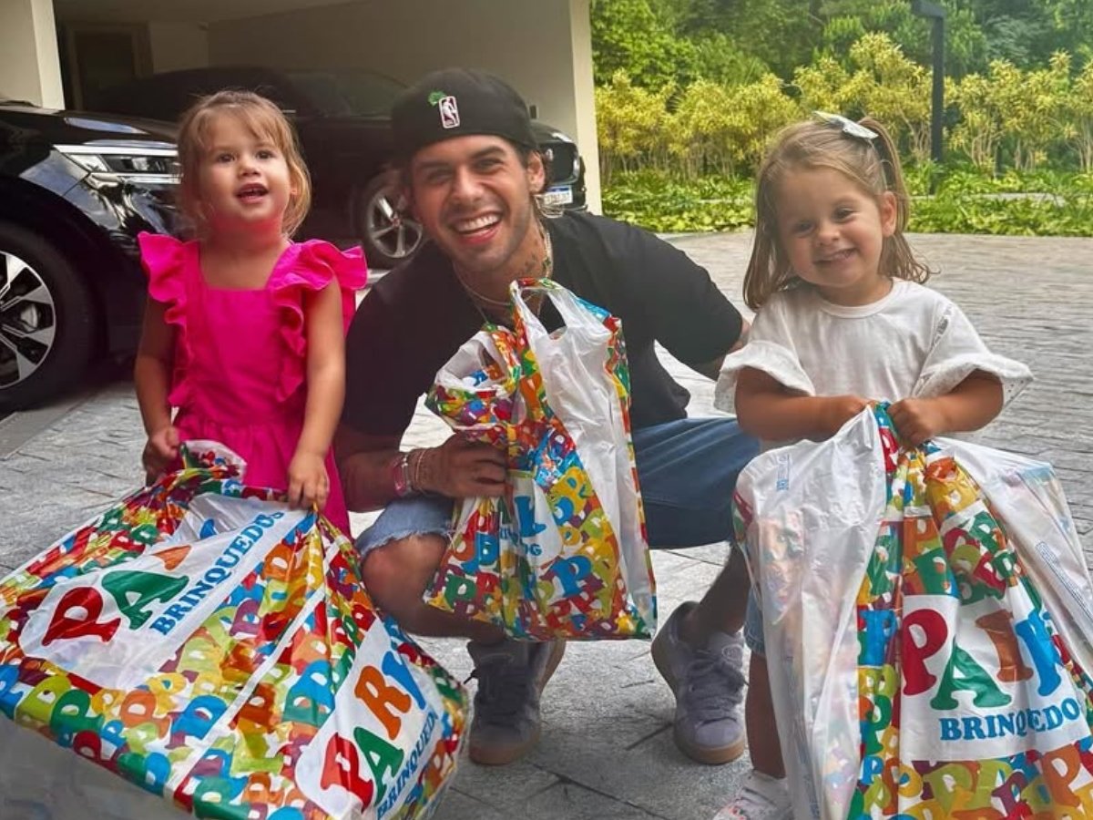 Maria Alice, Zé Felipe e Maria Flor (Foto: Reprodução/Instagram)