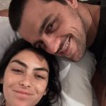 Esposa de Felipe Simas relata susto e cirurgia de emergência: “Carregada”