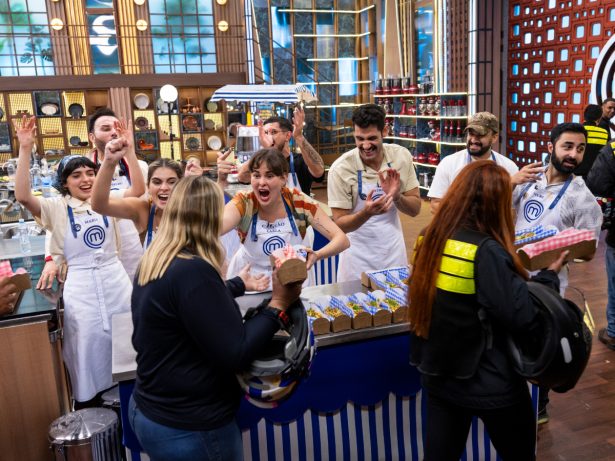 “MasterChef Brasil” testa equipes em prova com cachorro-quente artesanal para 50 motoboys