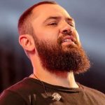 Após cirurgia no joelho, Mateus, da dupla com Jorge, se recupera em casa