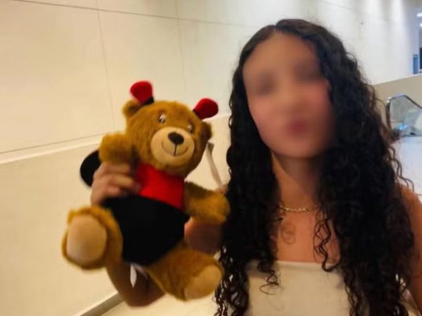 Tragédia no México: menina de 14 anos morre após cirurgia para colocar silicone