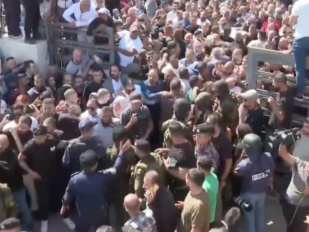 Hamas liberta 20 reféns e Israel solta 2 mil prisioneiros em cessar-fogo