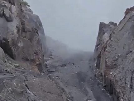 Após morte de Juliana, turista sofre queda e é resgatado ferido no Monte Rinjani