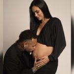 Bruna Biancardi exibe barrigão em novo ensaio e Neymar faz pose de papai