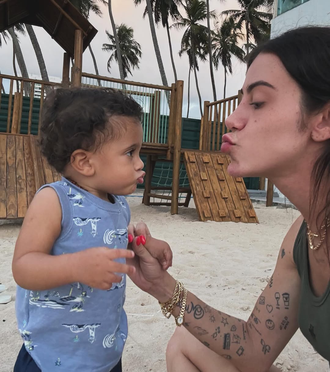 Reprodução: Instagram/Apoline