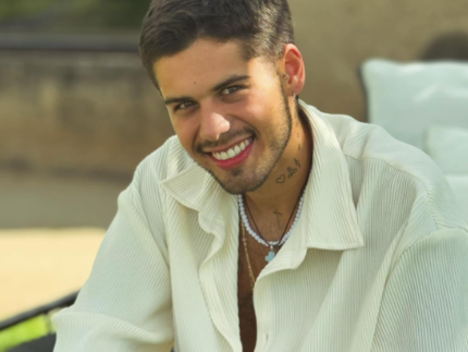 Zé Felipe desabafa durante show em Portugal: “Se fosse cantor romântico, já tinha morrido”