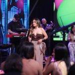 Simone Mendes está na Band, neste momento, para um show exclusivo; saiba tudo
