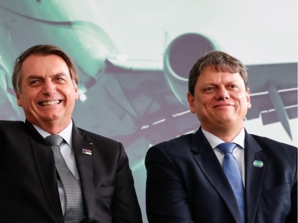 Tarcísio pede aval do STF para visitar Bolsonaro em prisão domiciliar