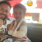 Neymar tranquiliza fãs após susto com Mavie e mostra filha com o braço enfaixado