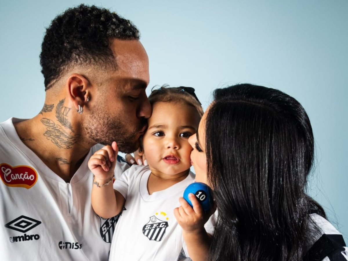 Neymar Jr., Mavie e Bruna Biancardi - Foto: Divulgação/Santos Futebol Clube