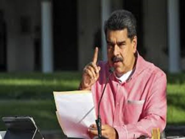 Maduro fala em luta armada contra EUA: “Oito embarcações apontam 1.200 mísseis”