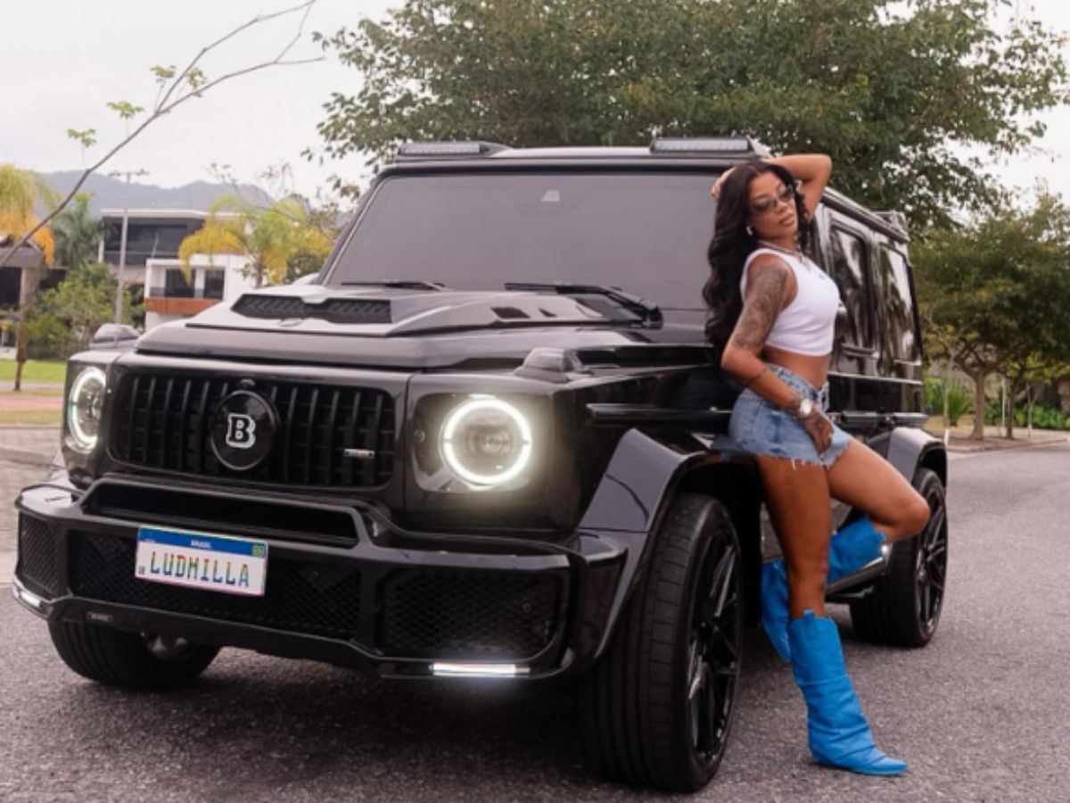 Ludmilla exibe seu novo carro de luxo avaliado em cerca de R$4 milhões / Reprodução