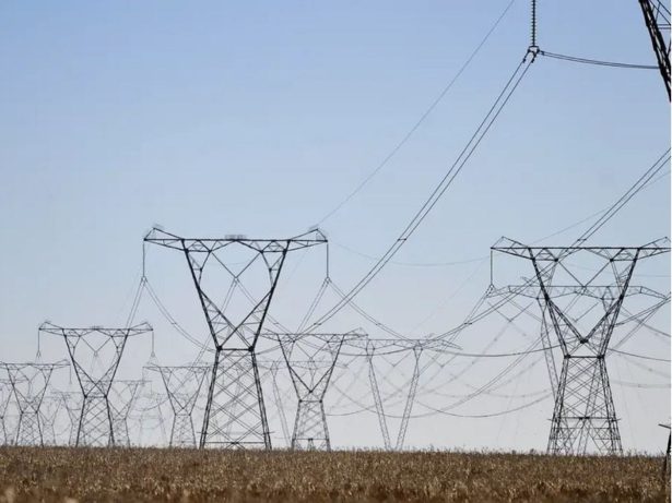 Senado aprova novas regras para o setor elétrico e limite de gastos com tarifa social
