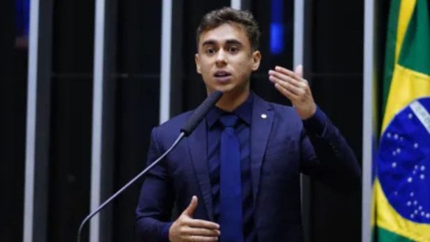 Nikolas Ferreira pede impeachment de Flávio Dino após fala sobre eleições no Maranhão
