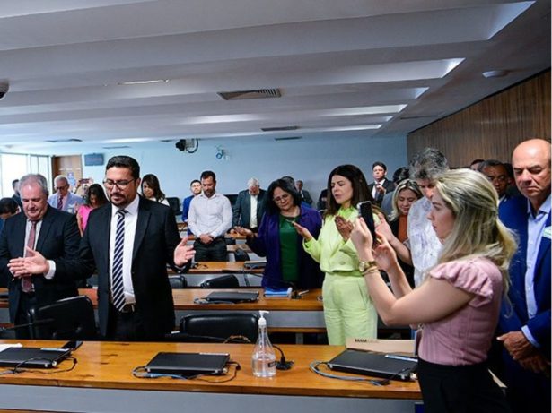 Evangélicos articulam apoio a Messias para o STF e pedem ajuda de Mendonça