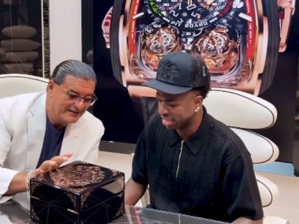 Coincidência? Vini Jr. ganha presente de R$ 1 milhão da joalheria da qual Virginia é embaixadora