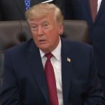 A três dias do primeiro turno, Trump diz acompanhar eleições no Brasil “muito de perto”