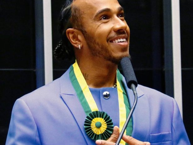 De volta ao país, Lewis Hamilton relembra como foi receber o título de Cidadão Honorário do Brasil