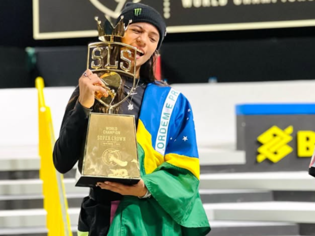 Tetracampeã aos 17: Rayssa Leal lidera disputa e conquista a Street League novamente