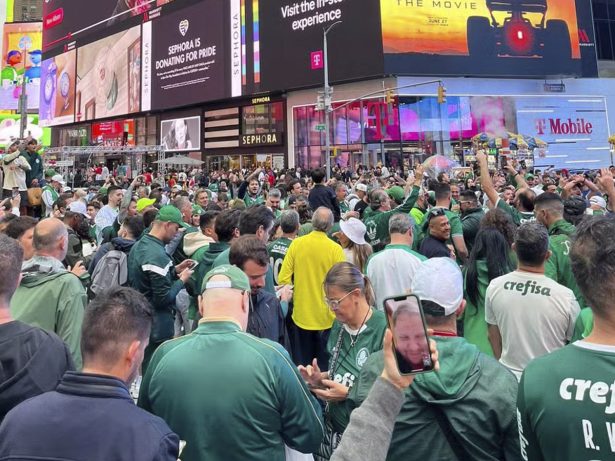 Fifa aplaude! Palmeirenses tomam Nova York antes de estreia do time no Mundial