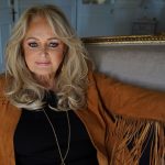 Morre Bonnie Tyler, cantora do sucesso “Total Eclipse of the Heart”, aos 75 anos