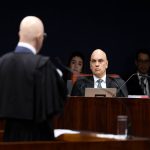 Moraes solicita a Zanin realização de sessão extra no julgamento de Bolsonaro