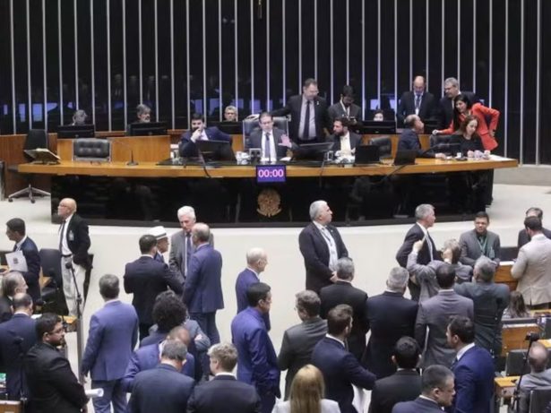 Câmara aprova projeto que altera licenciamento ambiental após 21 anos