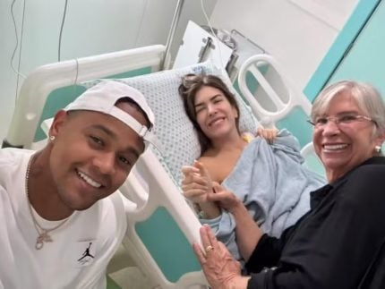 Lore Improta se recupera de cirurgia e Léo Santana “vira” enfermeiro