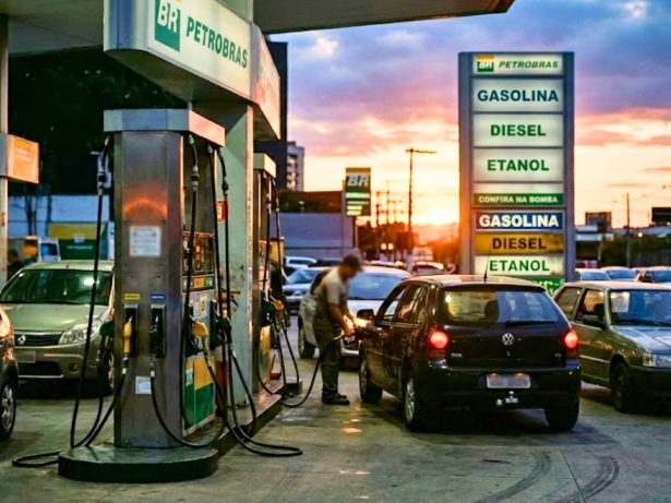 Governo usará verba federal para barrar alta e baratear gasolina e diesel