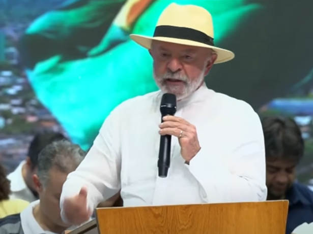 “Quem deveria ter impeachment são esses deputados e senadores”, diz Lula ao defender Moraes