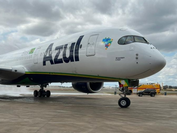 Voo da Azul declara emergência e pousa em Parnaíba após condições climáticas adversas